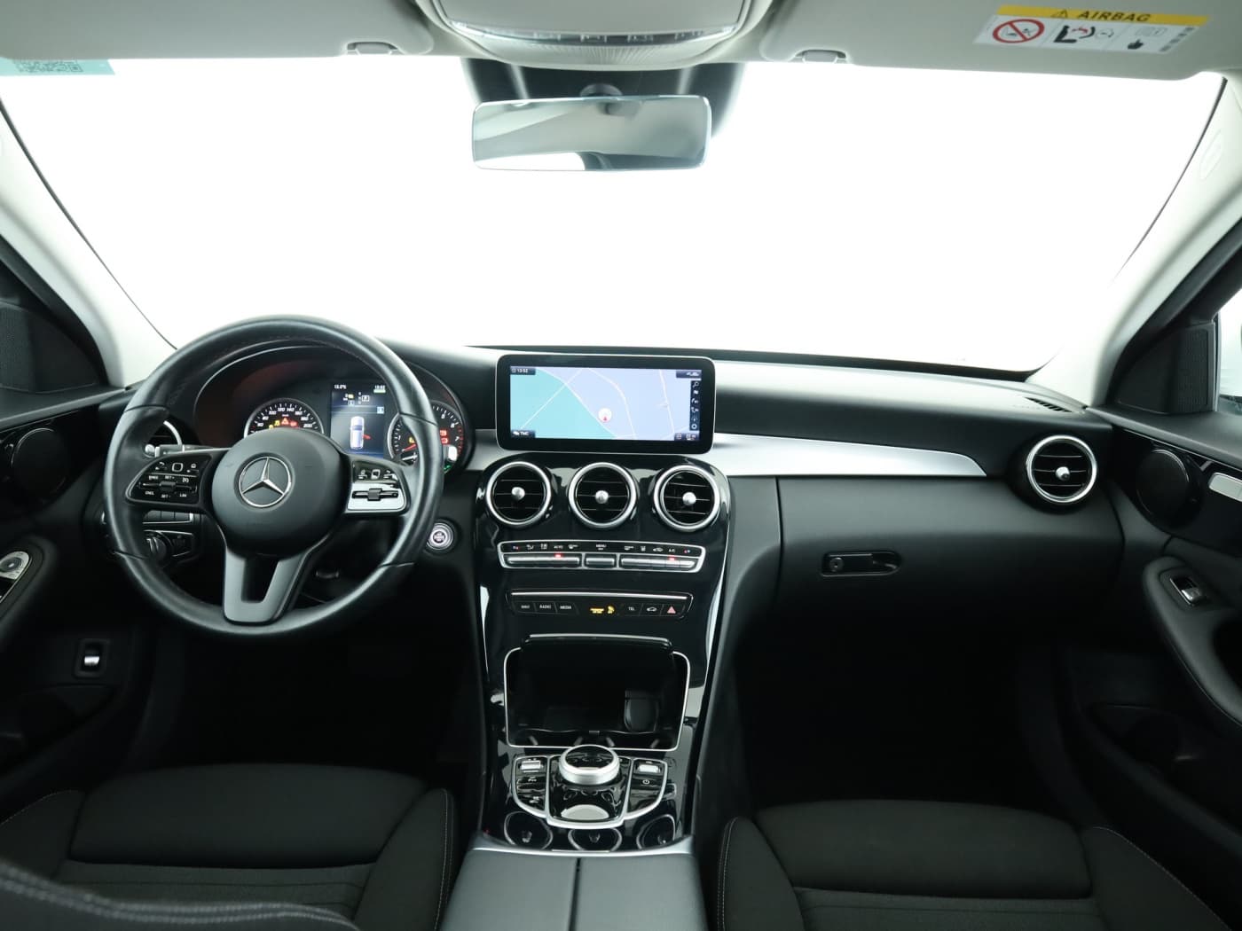 Mercedes-Benz C 300 e T Bild 19