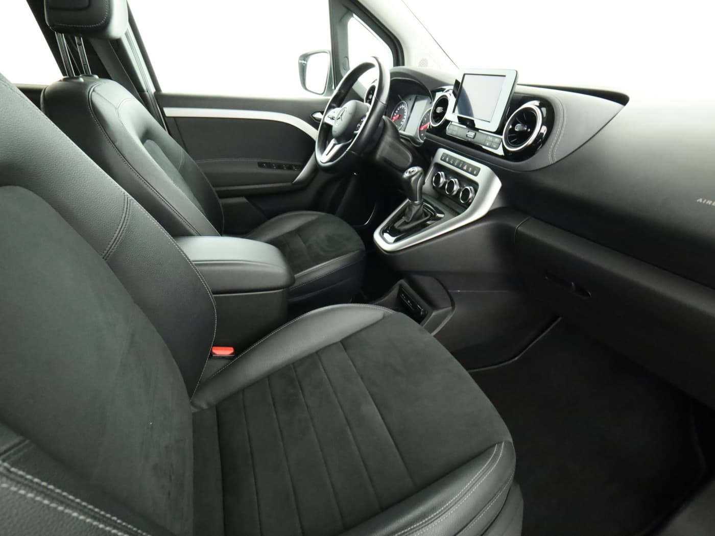 Mercedes-Benz T 180 d PROGRESSIVE Standard Bild 17