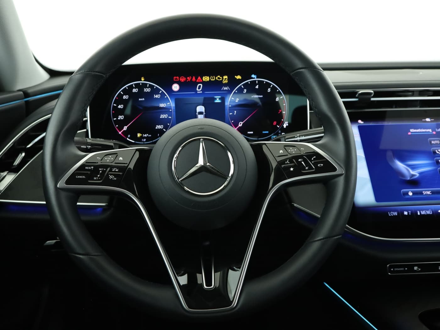Mercedes-Benz E 200 Bild 11