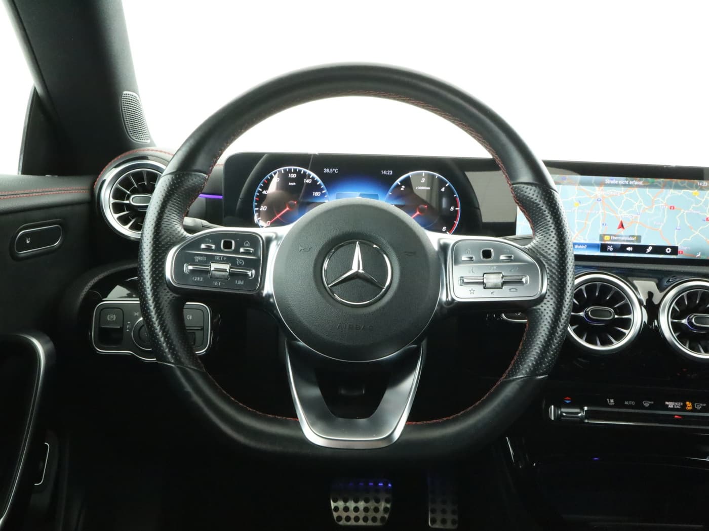Mercedes-Benz CLA 200 d Bild 11