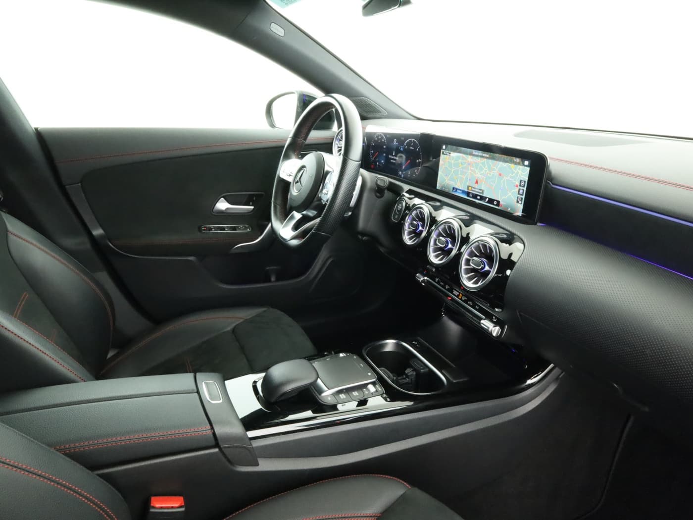 Mercedes-Benz CLA 200 d Bild 17