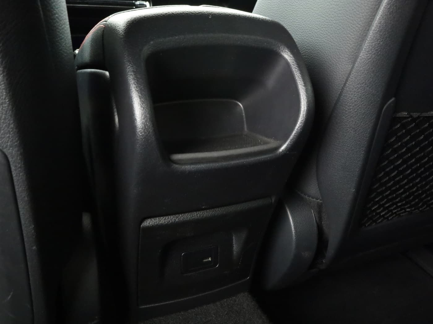 Mercedes-Benz CLA 200 d Bild 23