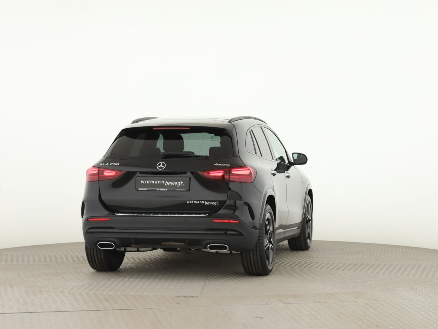 Mercedes-Benz GLA 250 4MATIC Bild 2