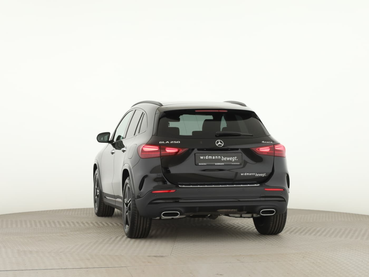 Mercedes-Benz GLA 250 4MATIC Bild 4