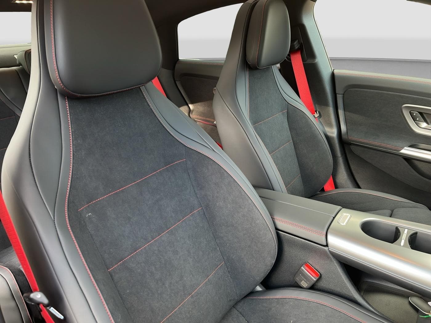 Mercedes-Benz CLA 250+ EQ Bild 13