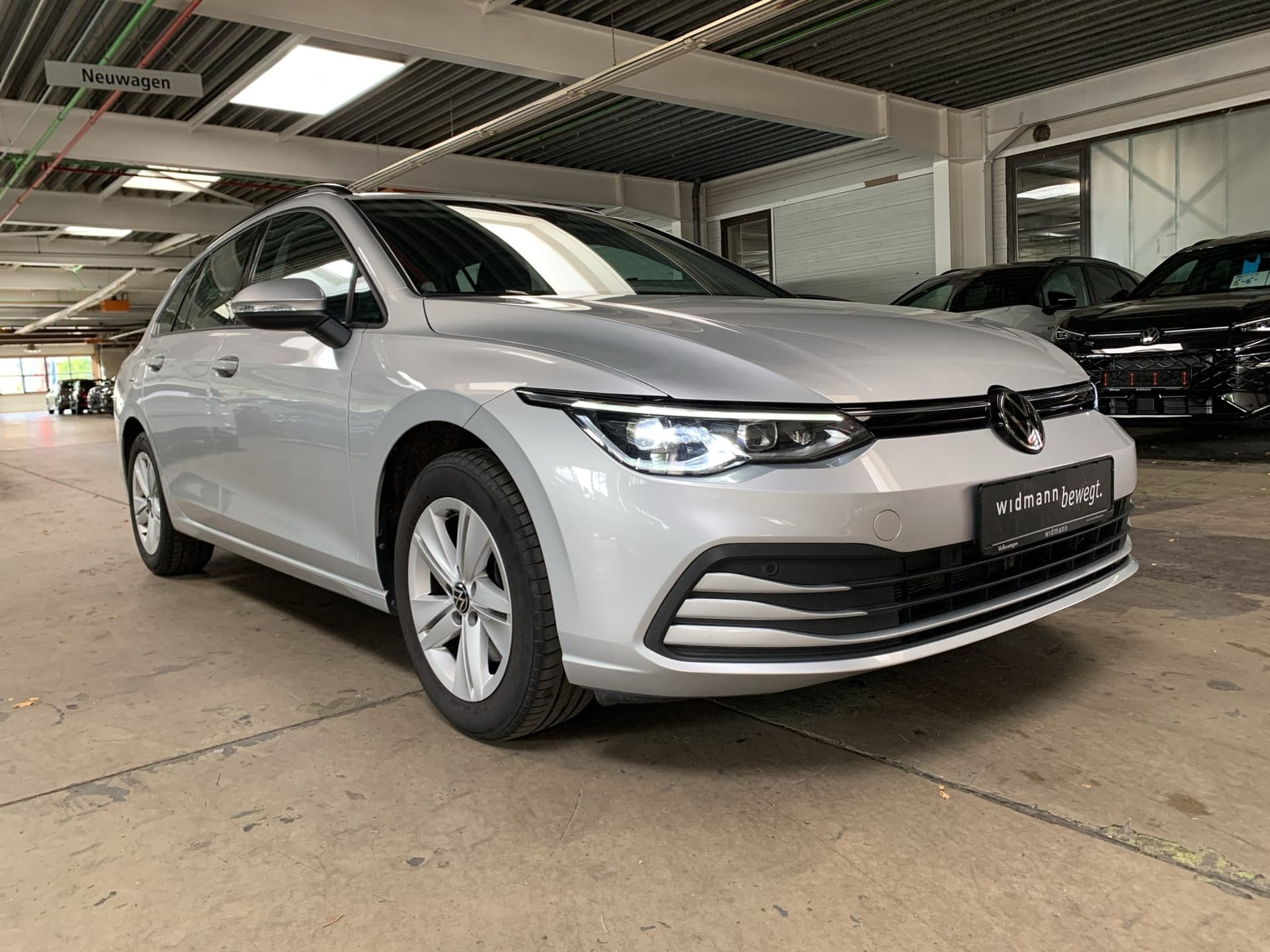 Volkswagen Golf Variant Life 2.0 TDI 115 PS NAVI ACC LED Bild 18