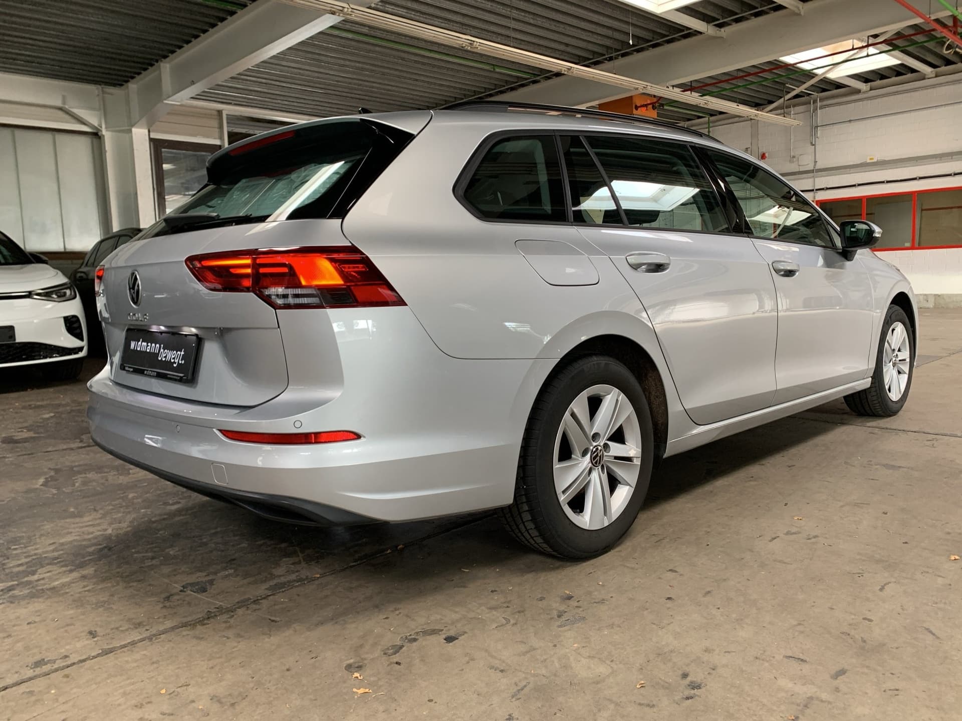 Volkswagen Golf Variant Life 2.0 TDI 115 PS NAVI ACC LED Bild 19