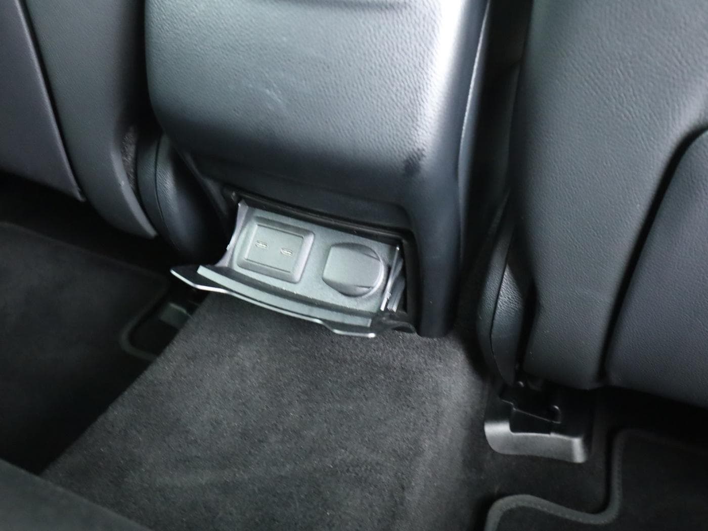 Mercedes-Benz EQC 400 4M Bild 23