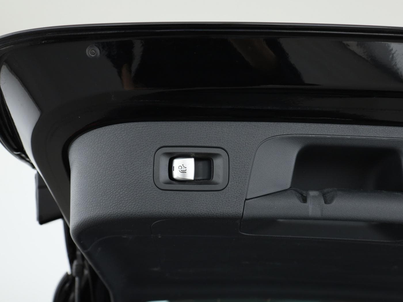 Mercedes-Benz EQC 400 4M Bild 25