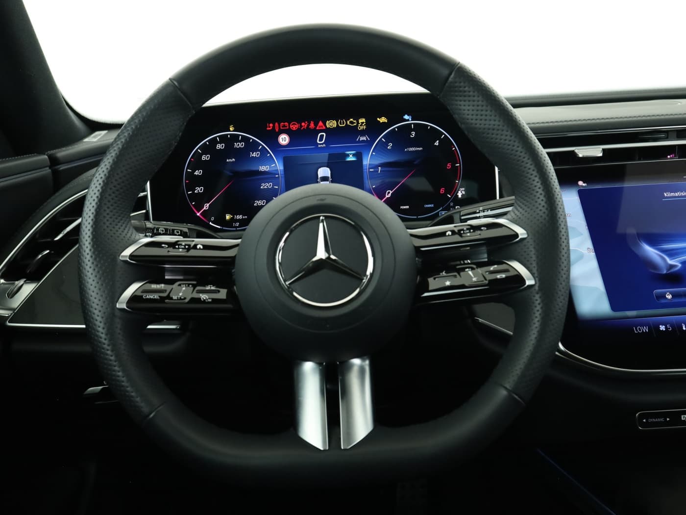 Mercedes-Benz E 220 d 4M T Bild 11