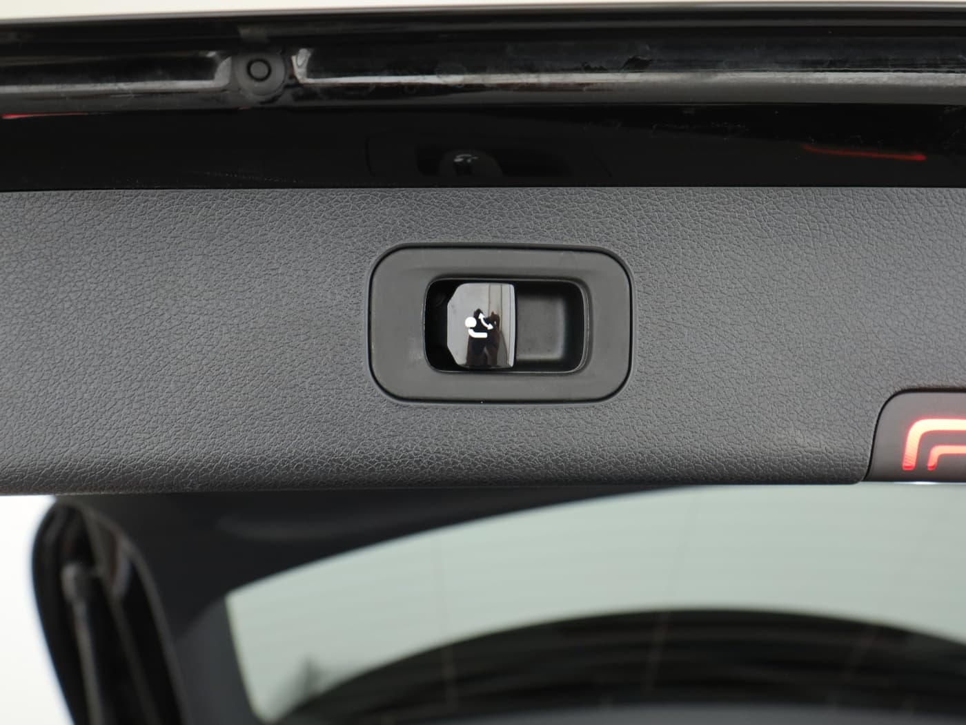 Mercedes-Benz E 220 d 4M T Bild 26