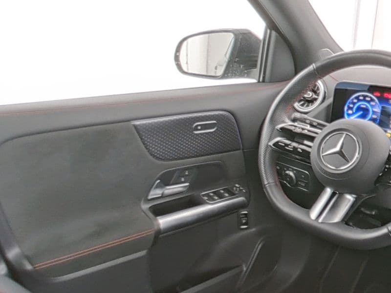 Mercedes-Benz EQA 350 4M Bild 9