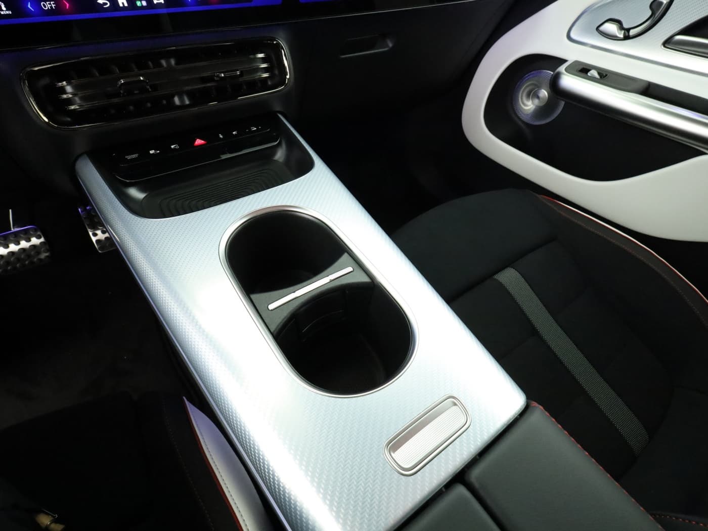 Mercedes-Benz GLB 250+ mit EQ Technologie Bild 15