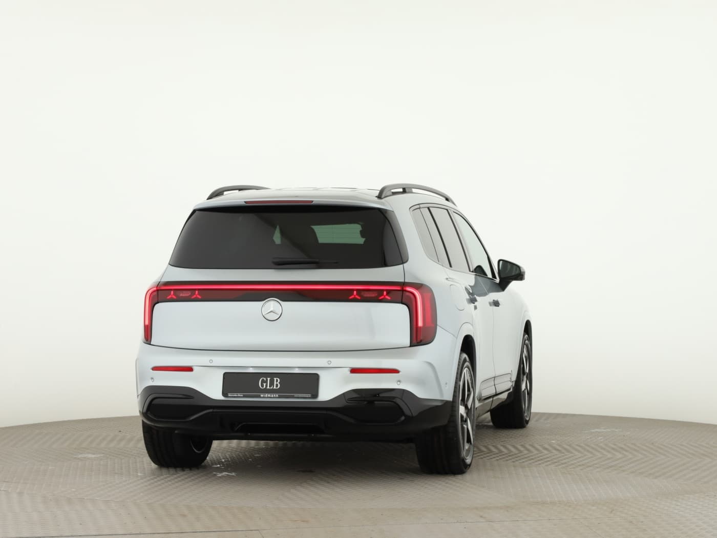 Mercedes-Benz GLB 250+ mit EQ Technologie Bild 2