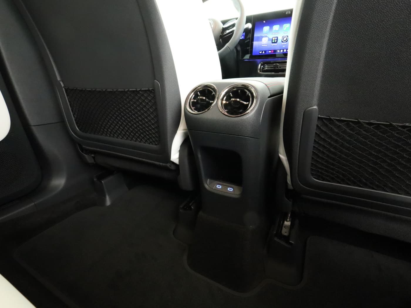Mercedes-Benz GLB 250+ mit EQ Technologie Bild 26