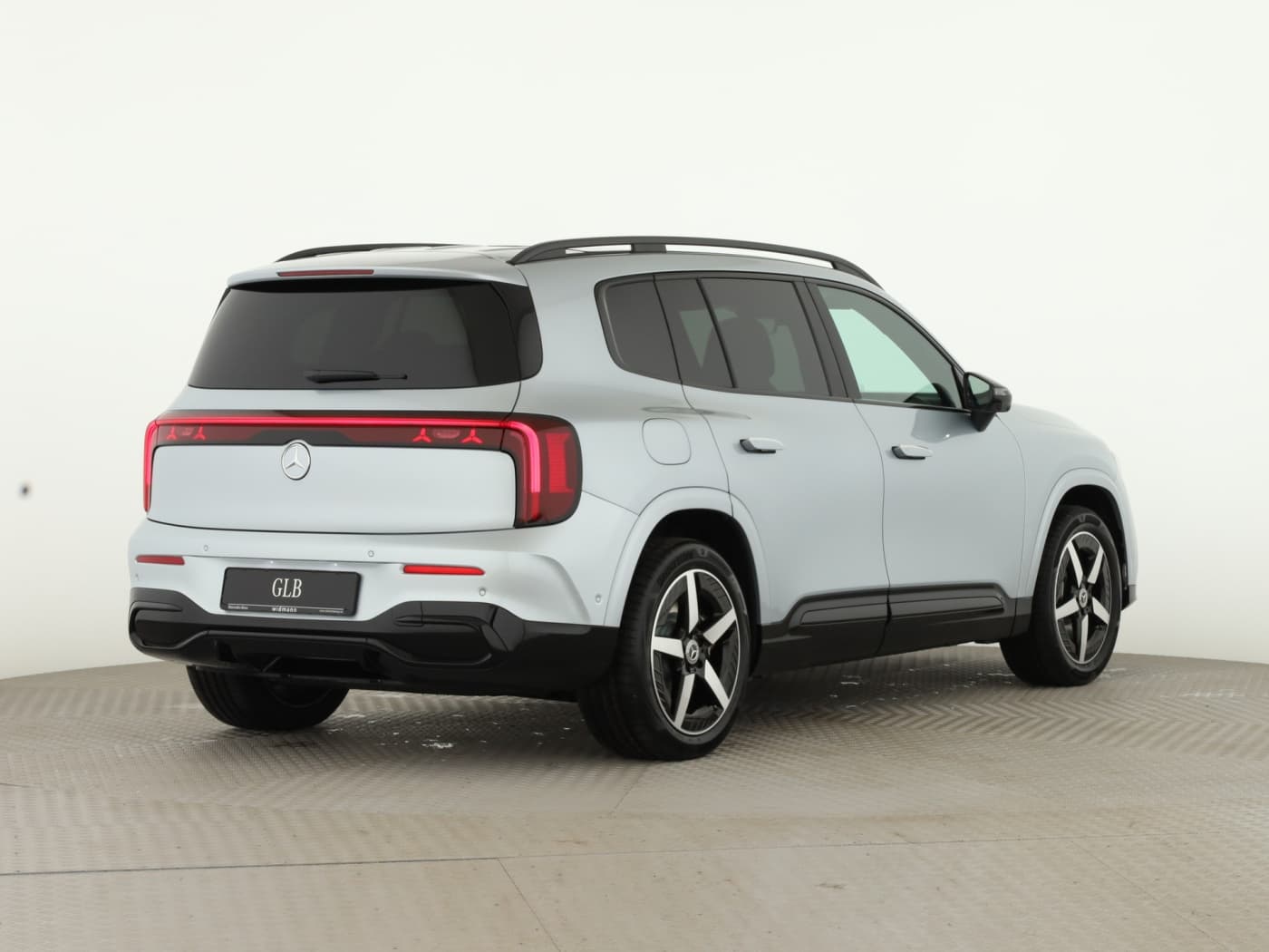 Mercedes-Benz GLB 250+ mit EQ Technologie Bild 6
