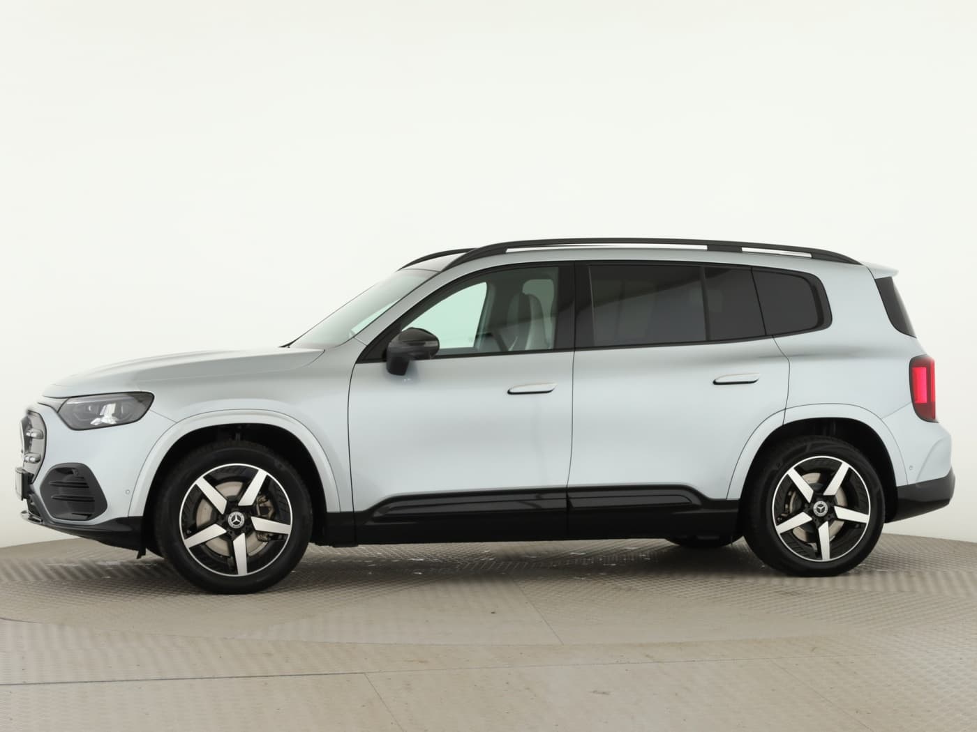 Mercedes-Benz GLB 250+ mit EQ Technologie Bild 7