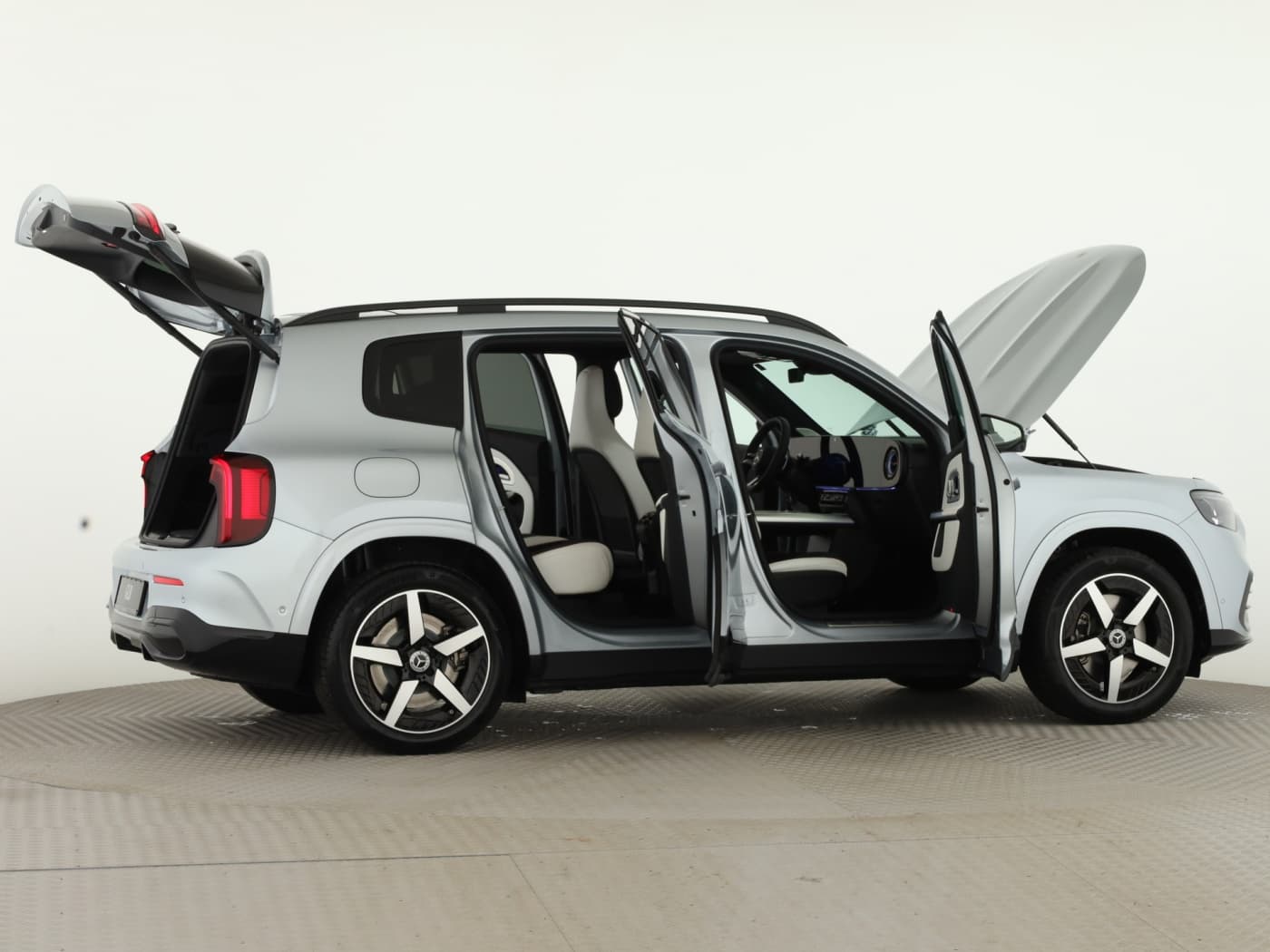 Mercedes-Benz GLB 250+ mit EQ Technologie Bild 8