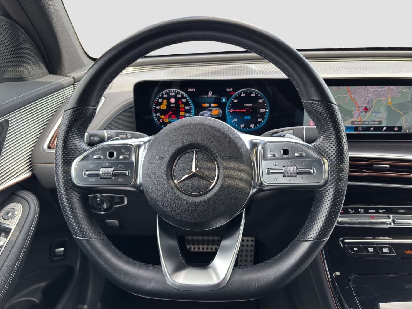 Mercedes-Benz EQC 400 4M Bild 10