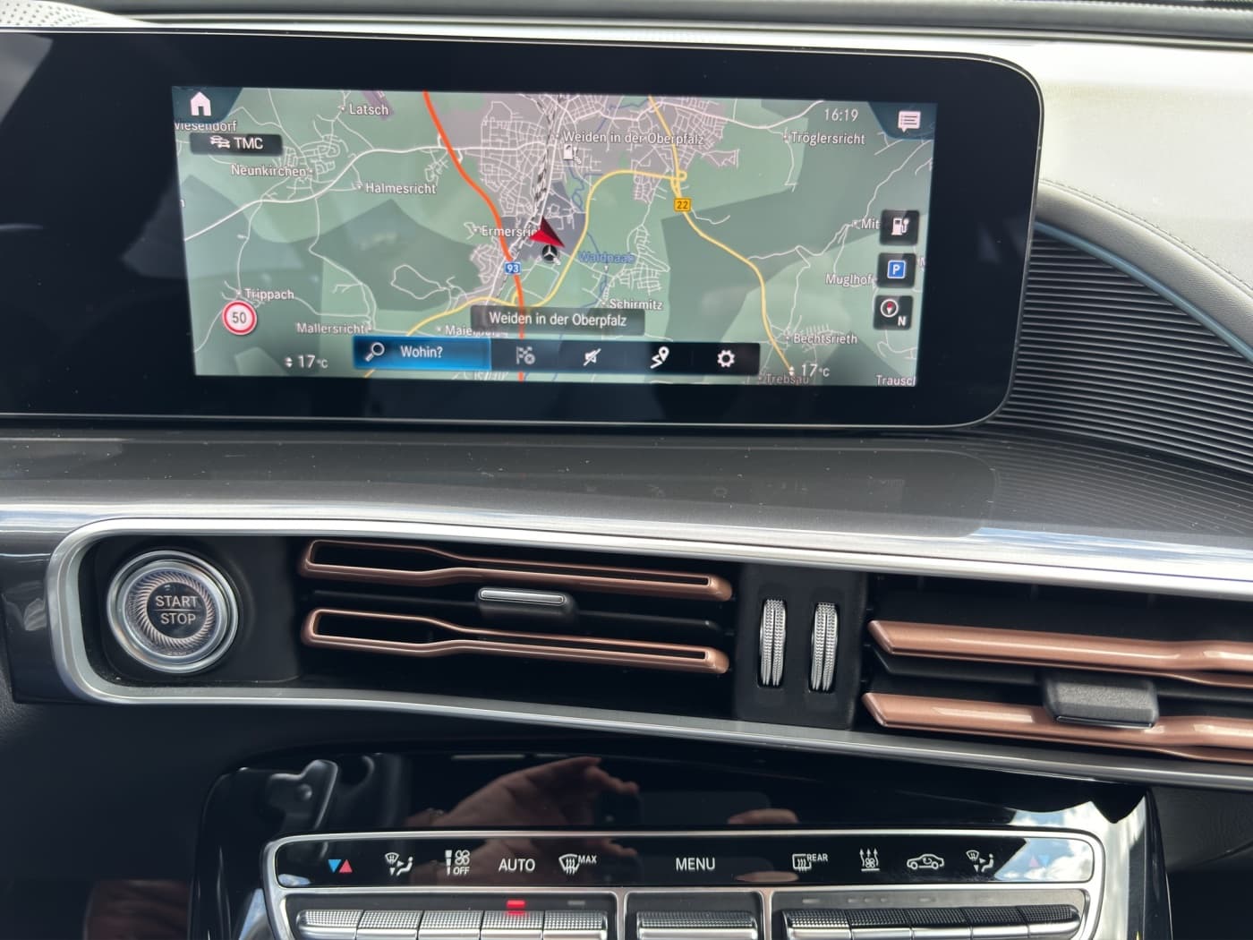 Mercedes-Benz EQC 400 4M Bild 12