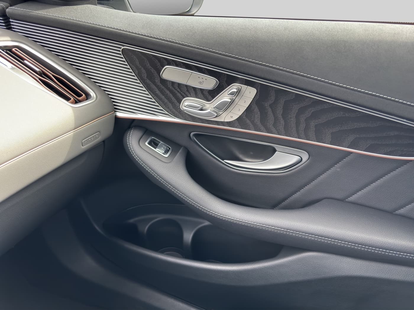 Mercedes-Benz EQC 400 4M Bild 14