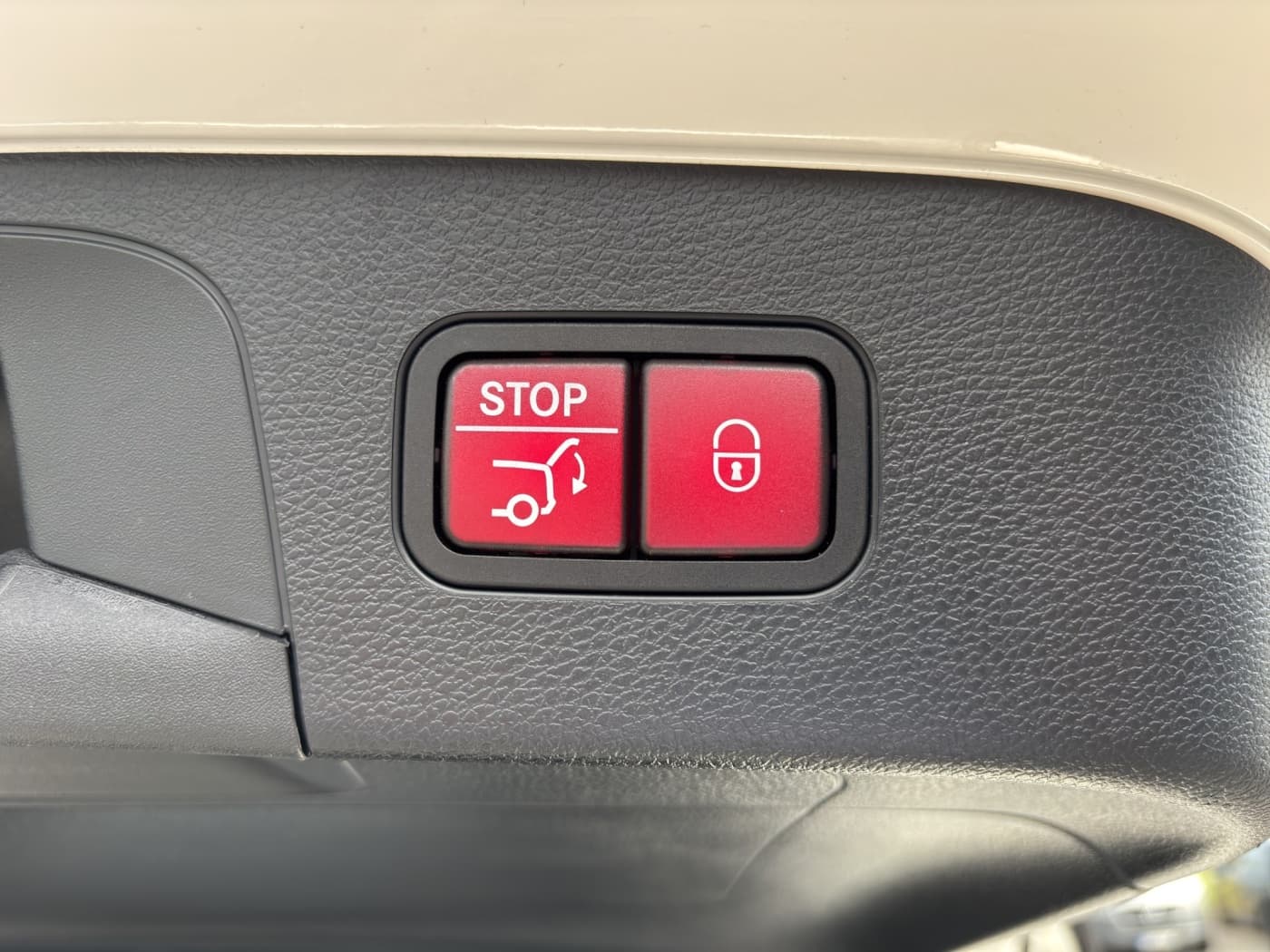 Mercedes-Benz EQC 400 4M Bild 23