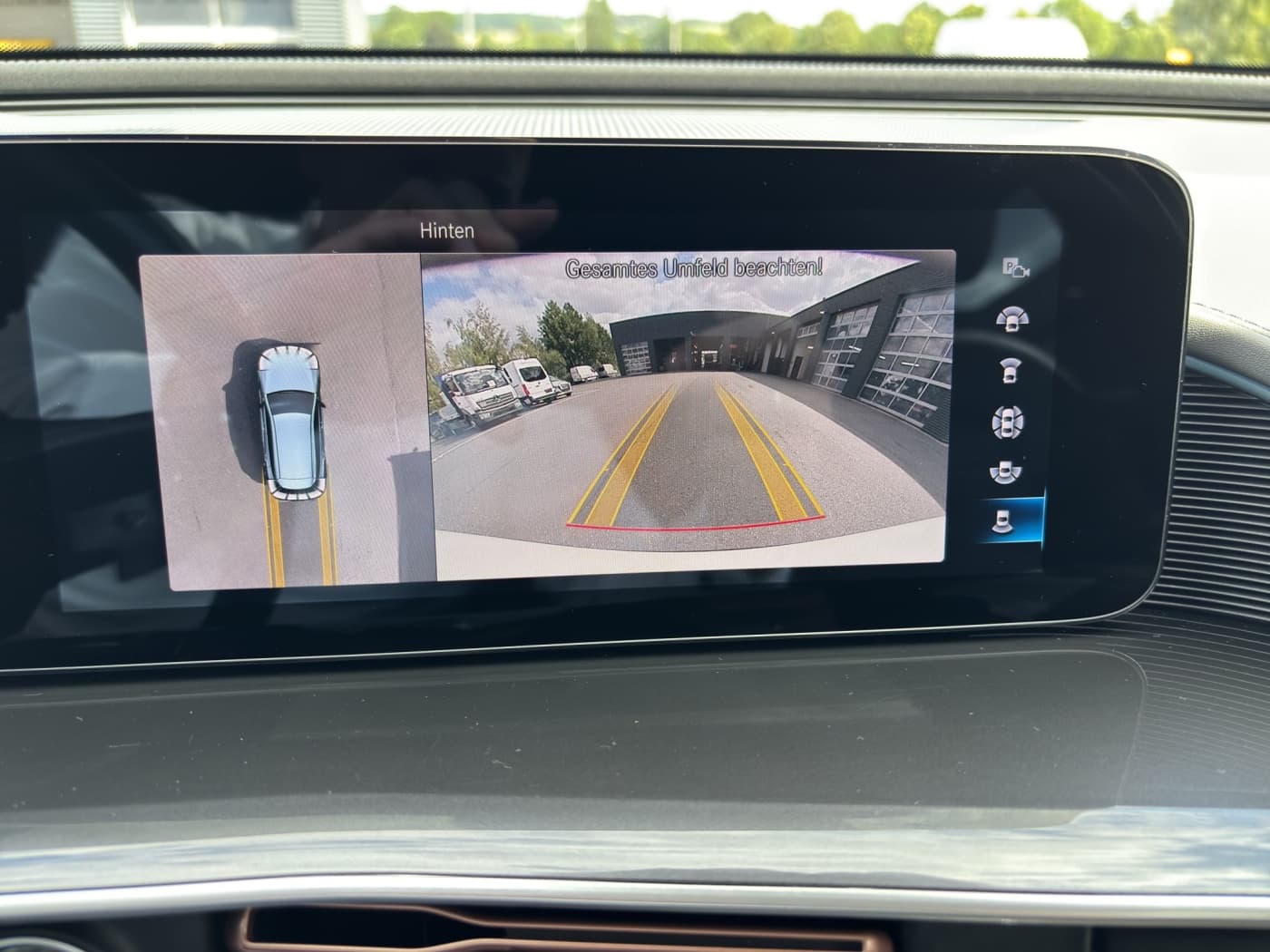 Mercedes-Benz EQC 400 4M Bild 25