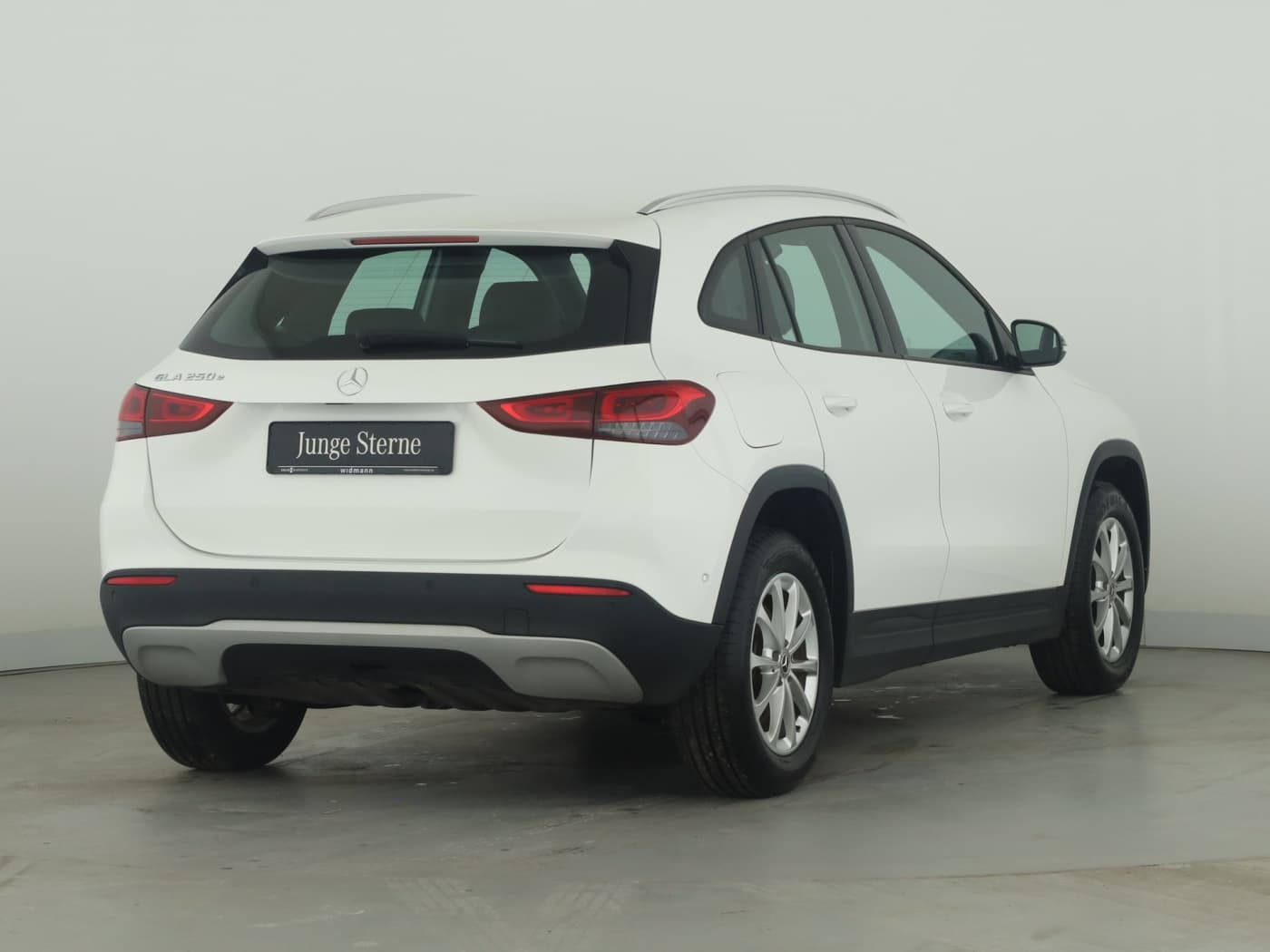 Mercedes-Benz GLA 250 e Bild 2