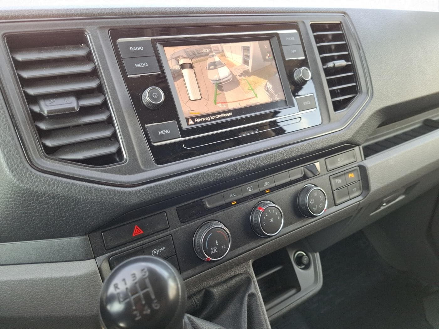 Volkswagen Crafter 35 2.0 TDI L2H2 FWD (EURO 6d-TEMP) Bild 11