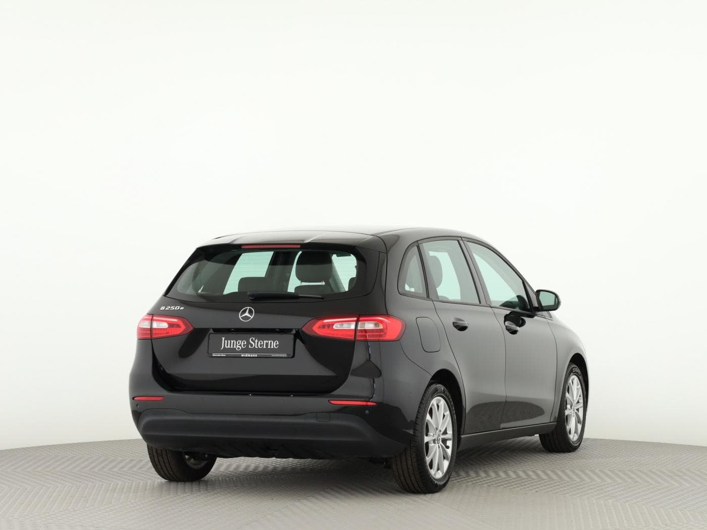 Mercedes-Benz B 250 e Bild 2