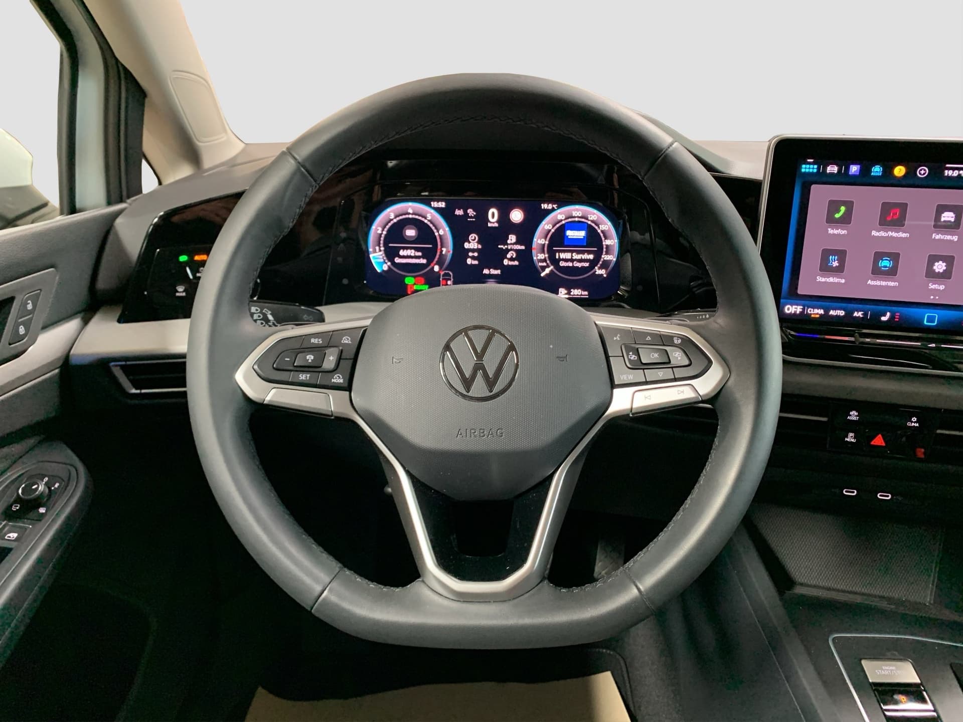 Volkswagen Golf Life 115 PS eTSI DSG ACC Kamera Standheizung Bild 9