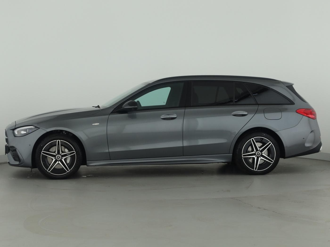 Mercedes-Benz C 300 e T EQ Hybrid Technologie Bild 7