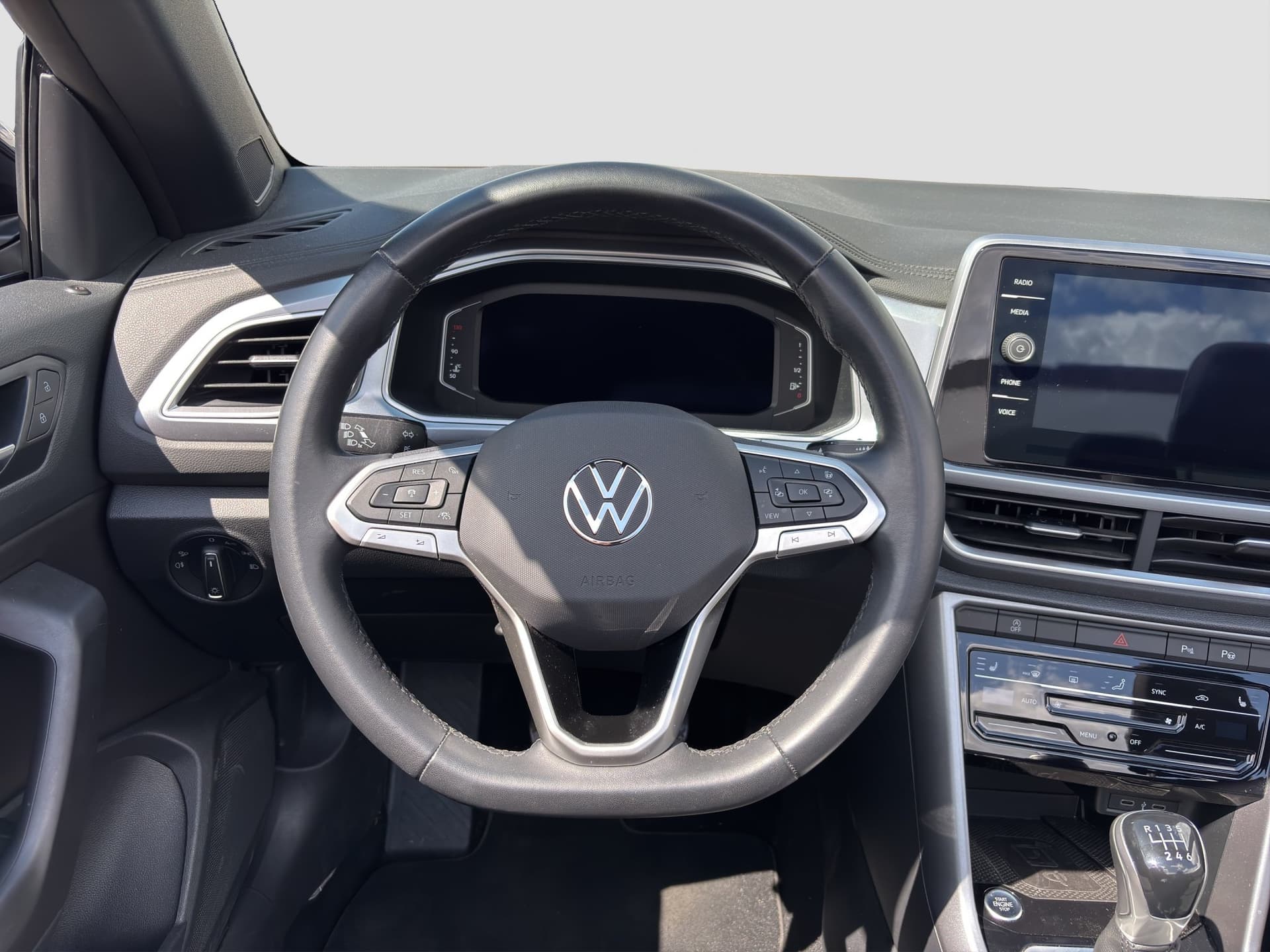 Volkswagen T-Roc Cabriolet Style 1.5 TSI 150 PS NAVI ACC KAMERA Bild 10
