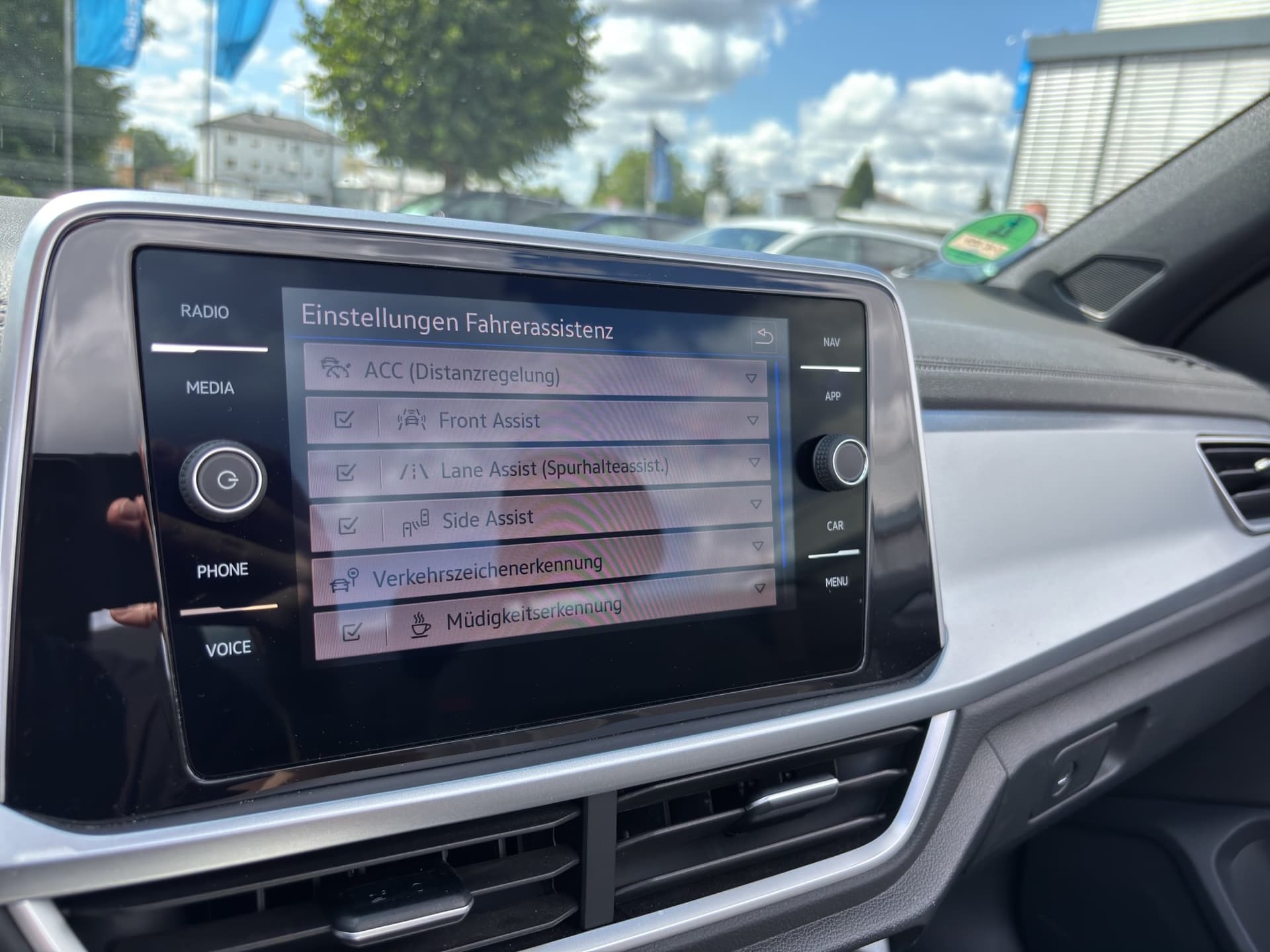 Volkswagen T-Roc Cabriolet Style 1.5 TSI 150 PS NAVI ACC KAMERA Bild 18
