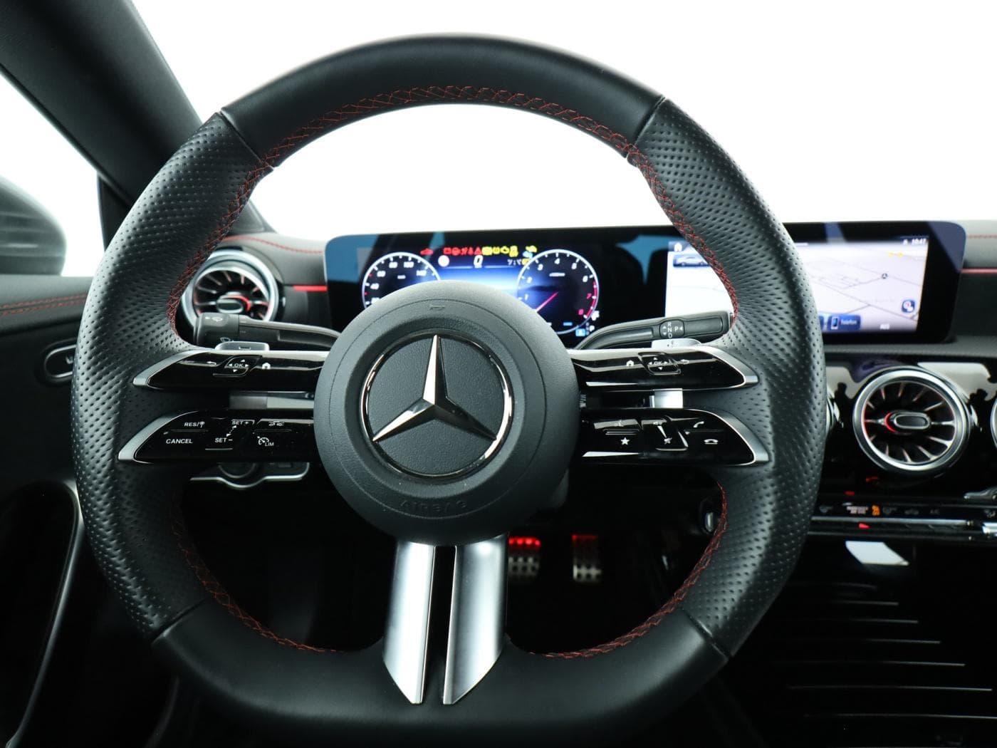 Mercedes-Benz CLA 200 Bild 11