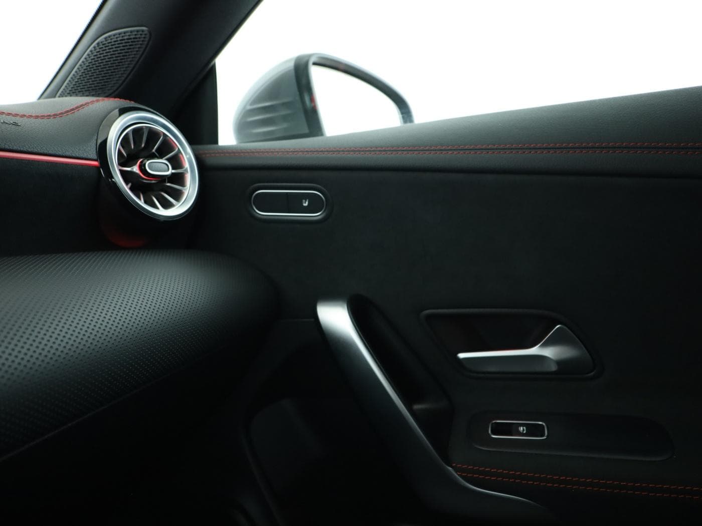 Mercedes-Benz CLA 200 Bild 16