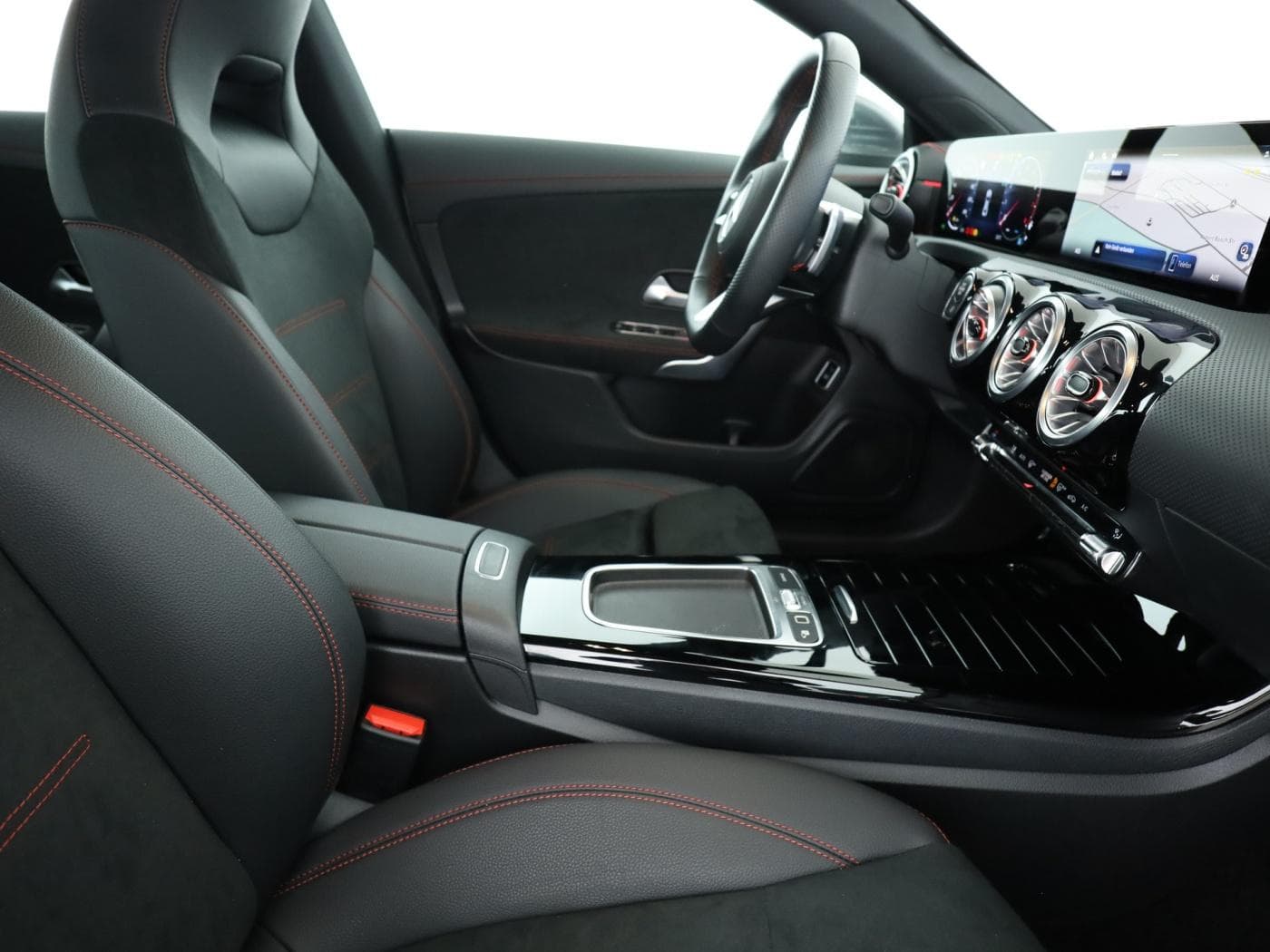Mercedes-Benz CLA 200 Bild 17