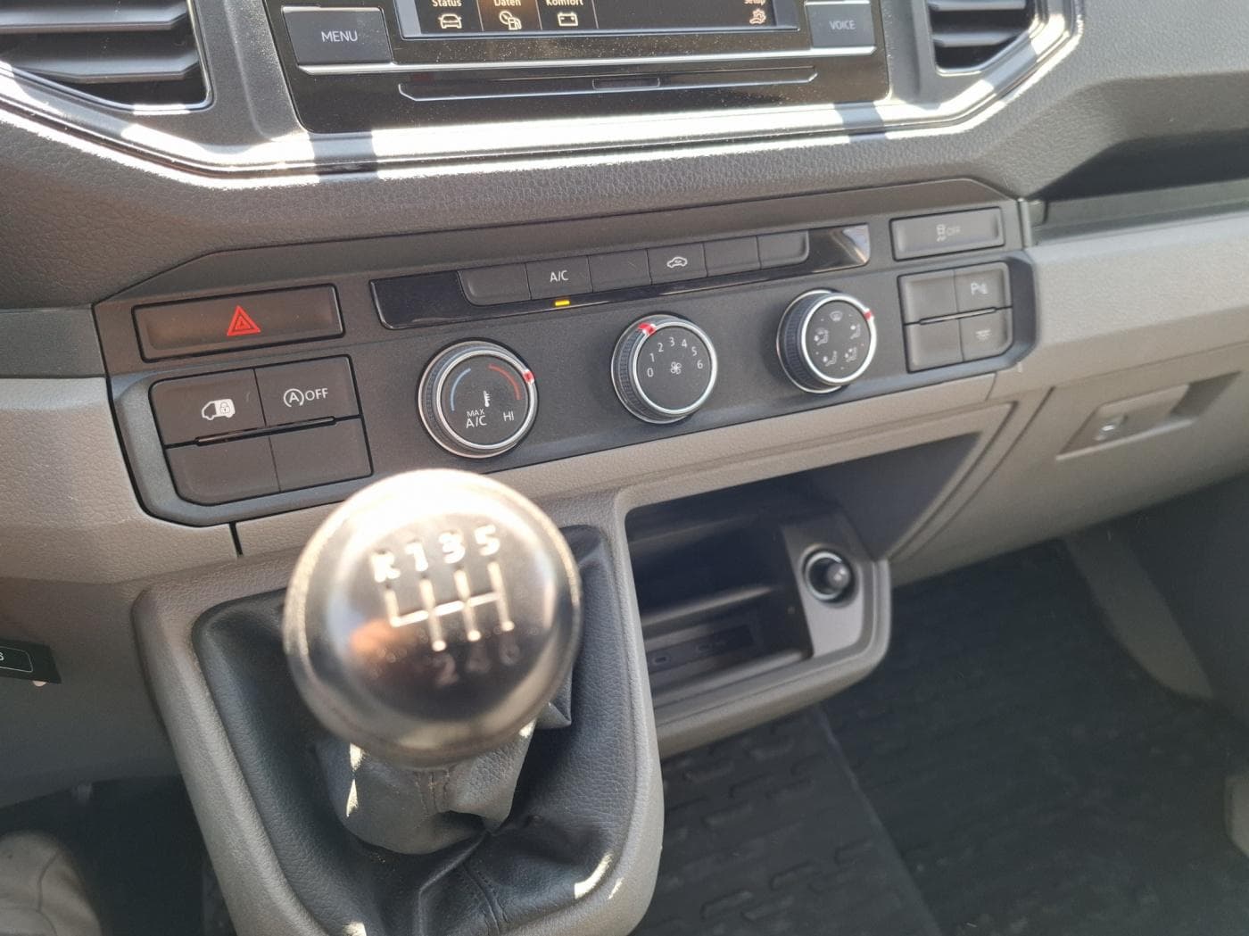 Volkswagen Crafter Kasten 35 mittellang Hochdach FWD TDI Bild 13