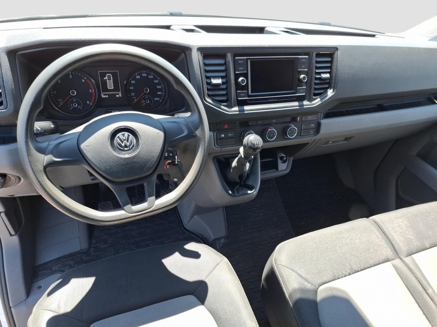 Volkswagen Crafter Kasten 35 mittellang Hochdach FWD TDI Bild 9