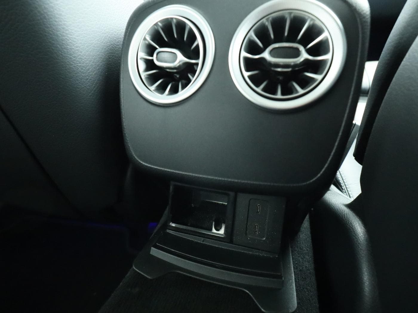 Mercedes-Benz E 400 d 4M Coupe Bild 23