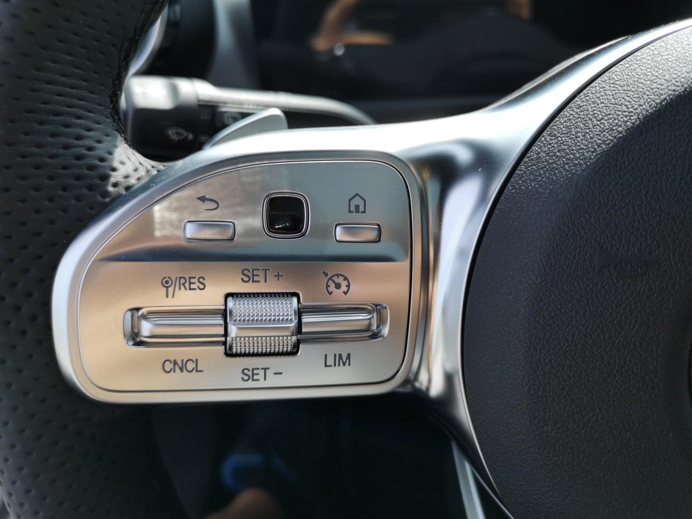 Mercedes-Benz CLA 200 d SB Bild 21