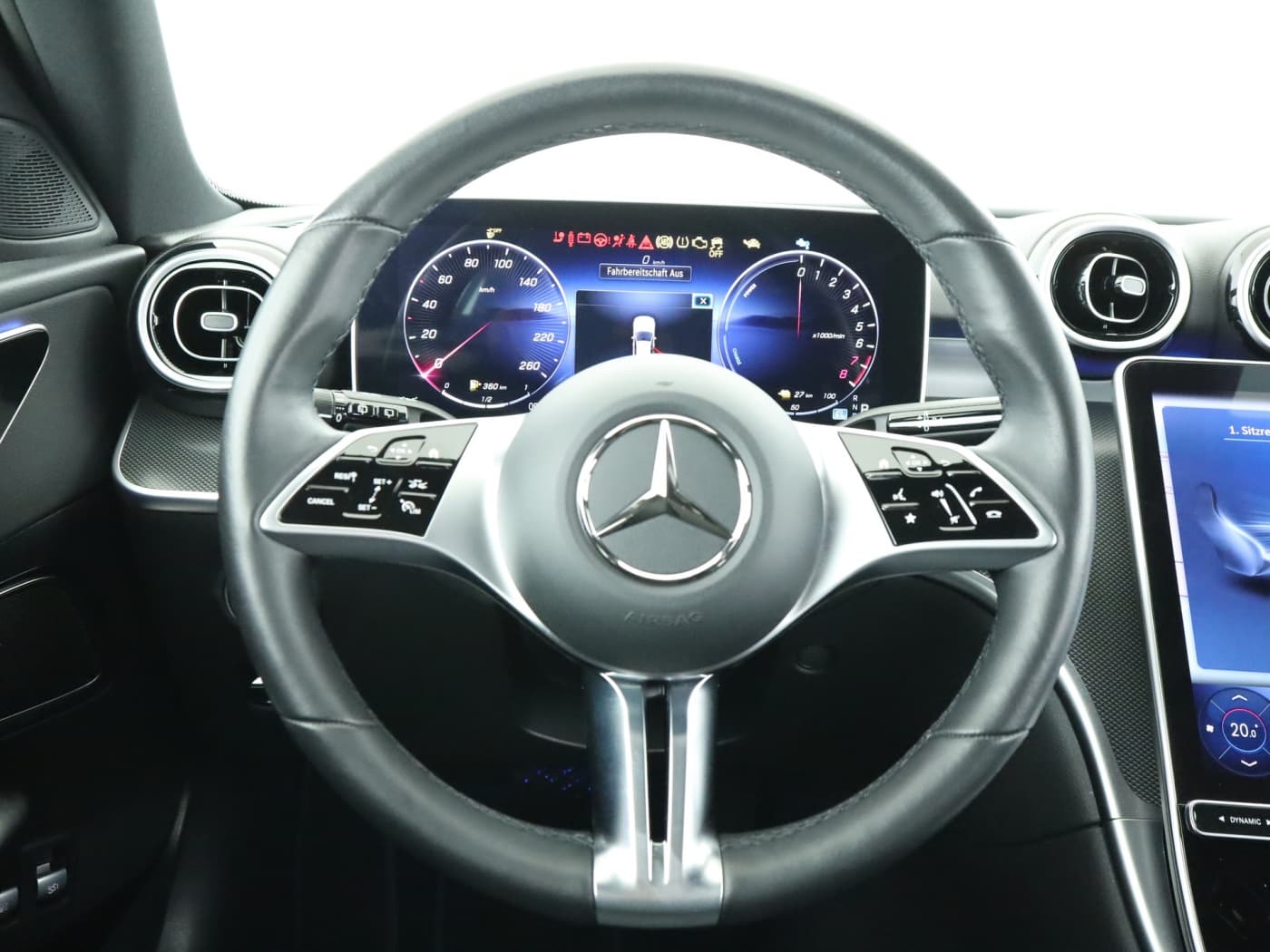 Mercedes-Benz C 300 e T Bild 11