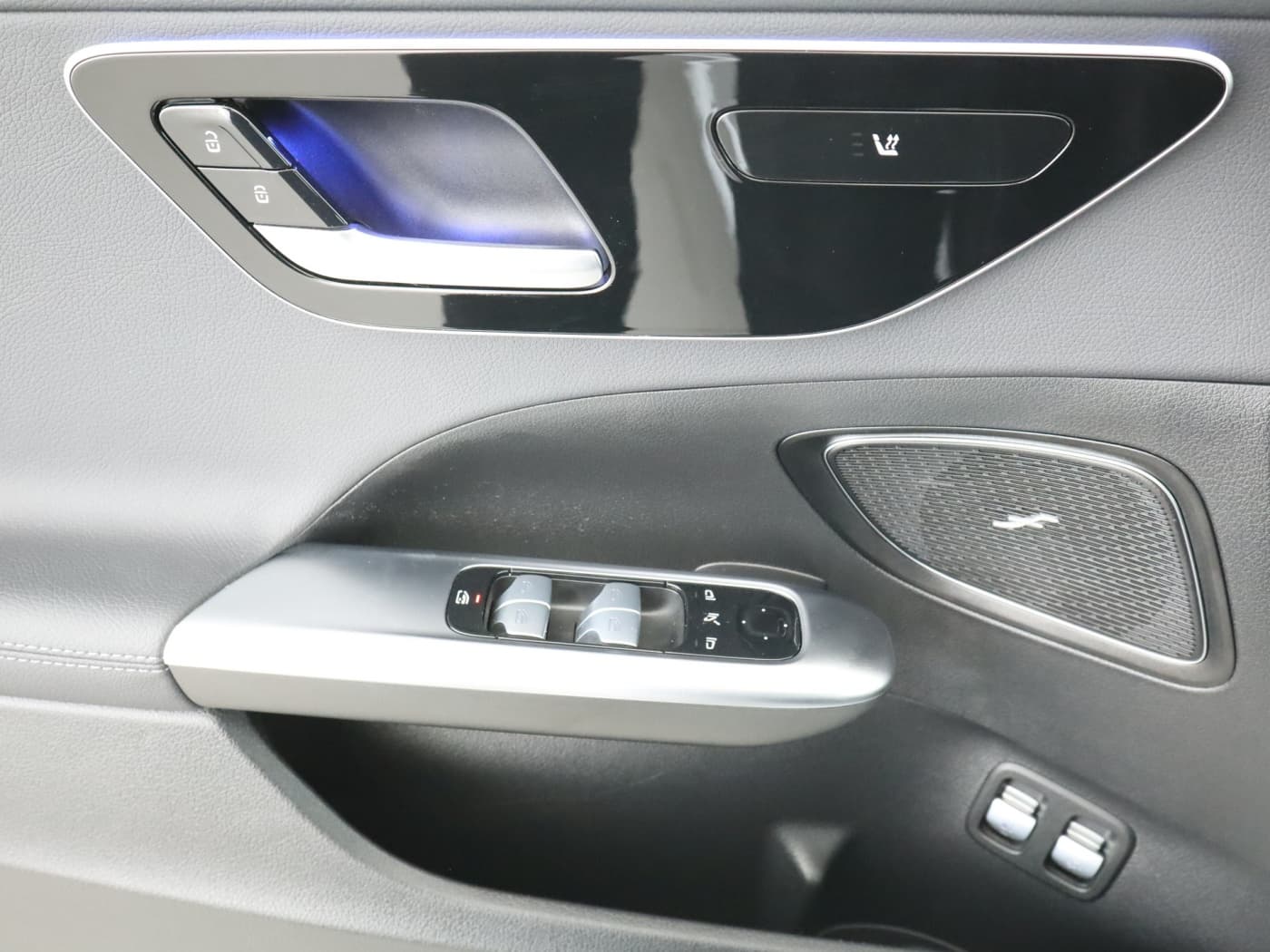 Mercedes-Benz C 300 e T Bild 20