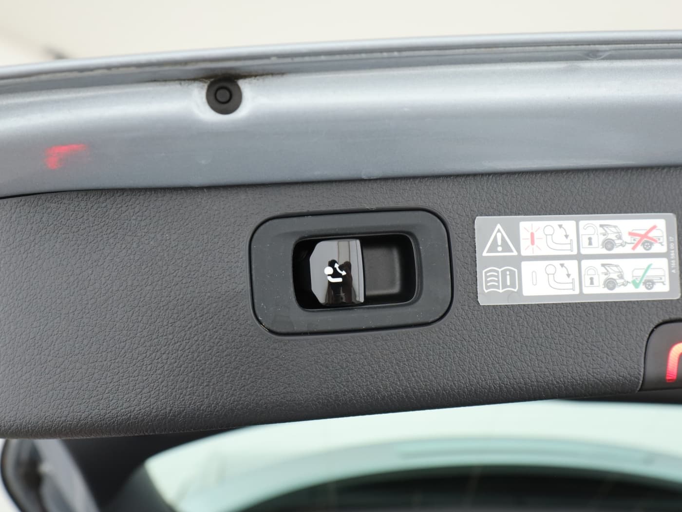 Mercedes-Benz C 300 e T Bild 25