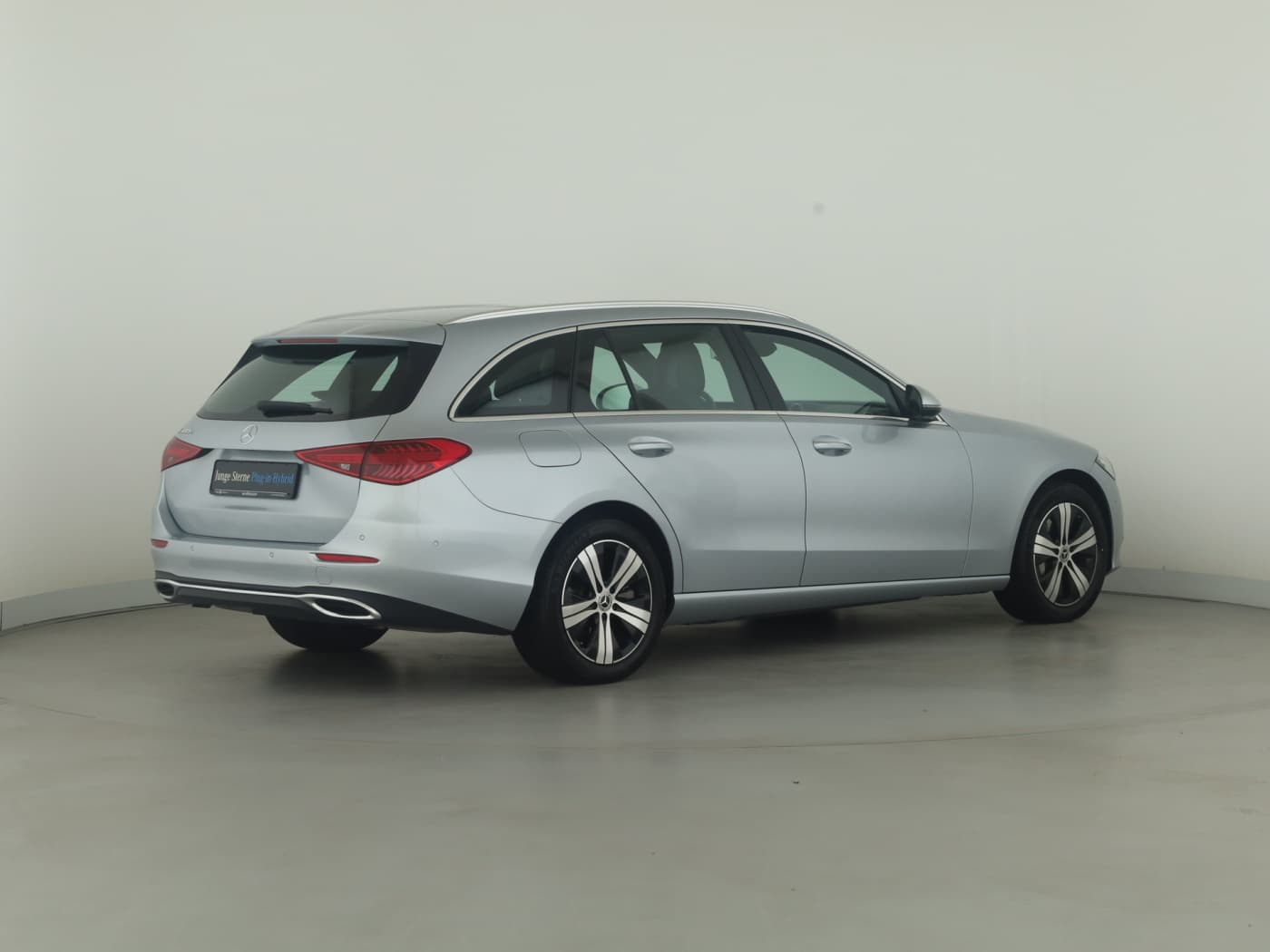 Mercedes-Benz C 300 e T Bild 6