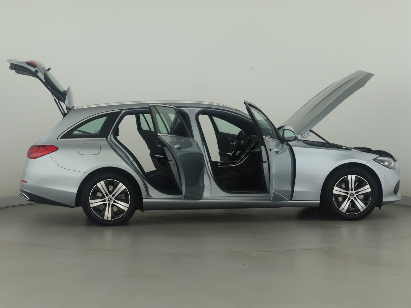 Mercedes-Benz C 300 e T Bild 8