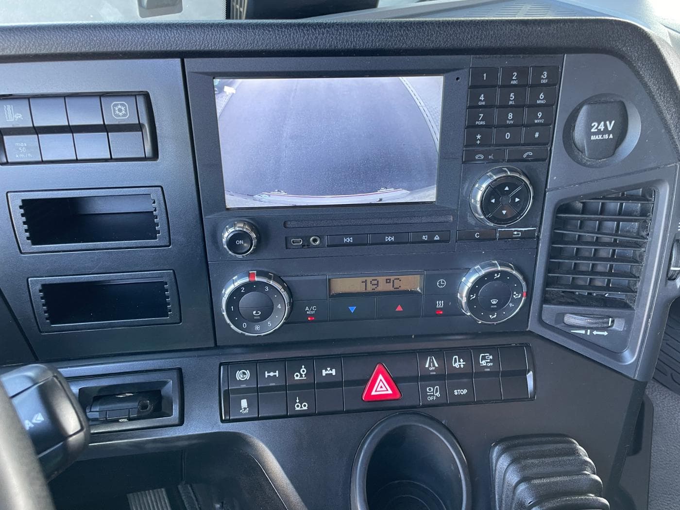 Mercedes-Benz Antos 2545 L 6X2 Bild 17