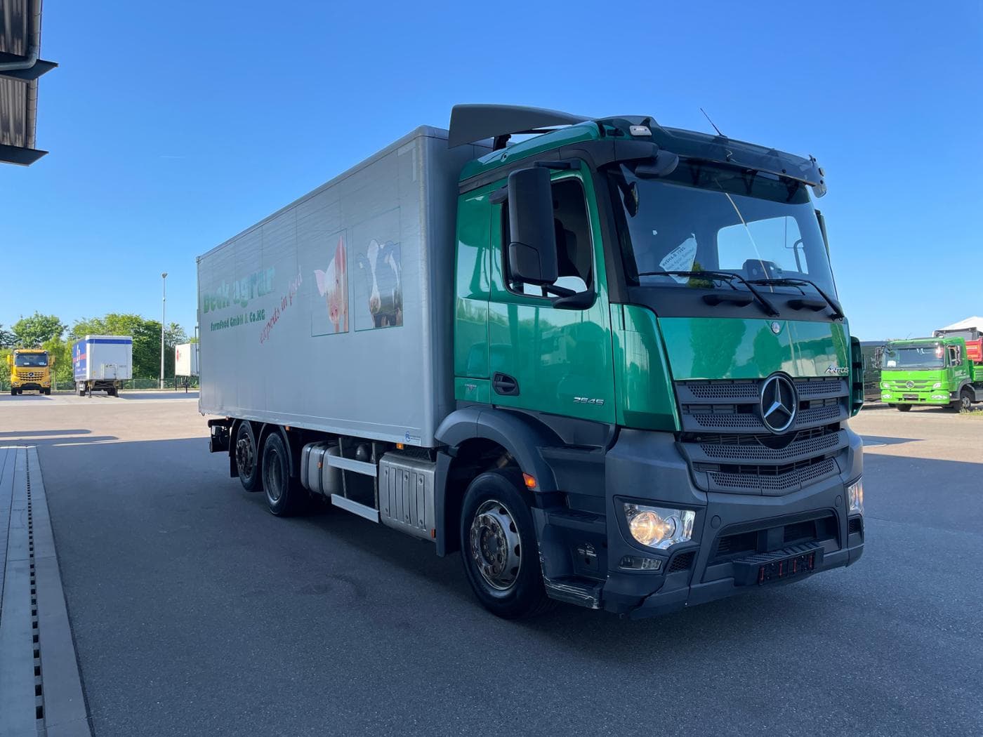 Mercedes-Benz Antos 2545 L 6X2 Bild 3