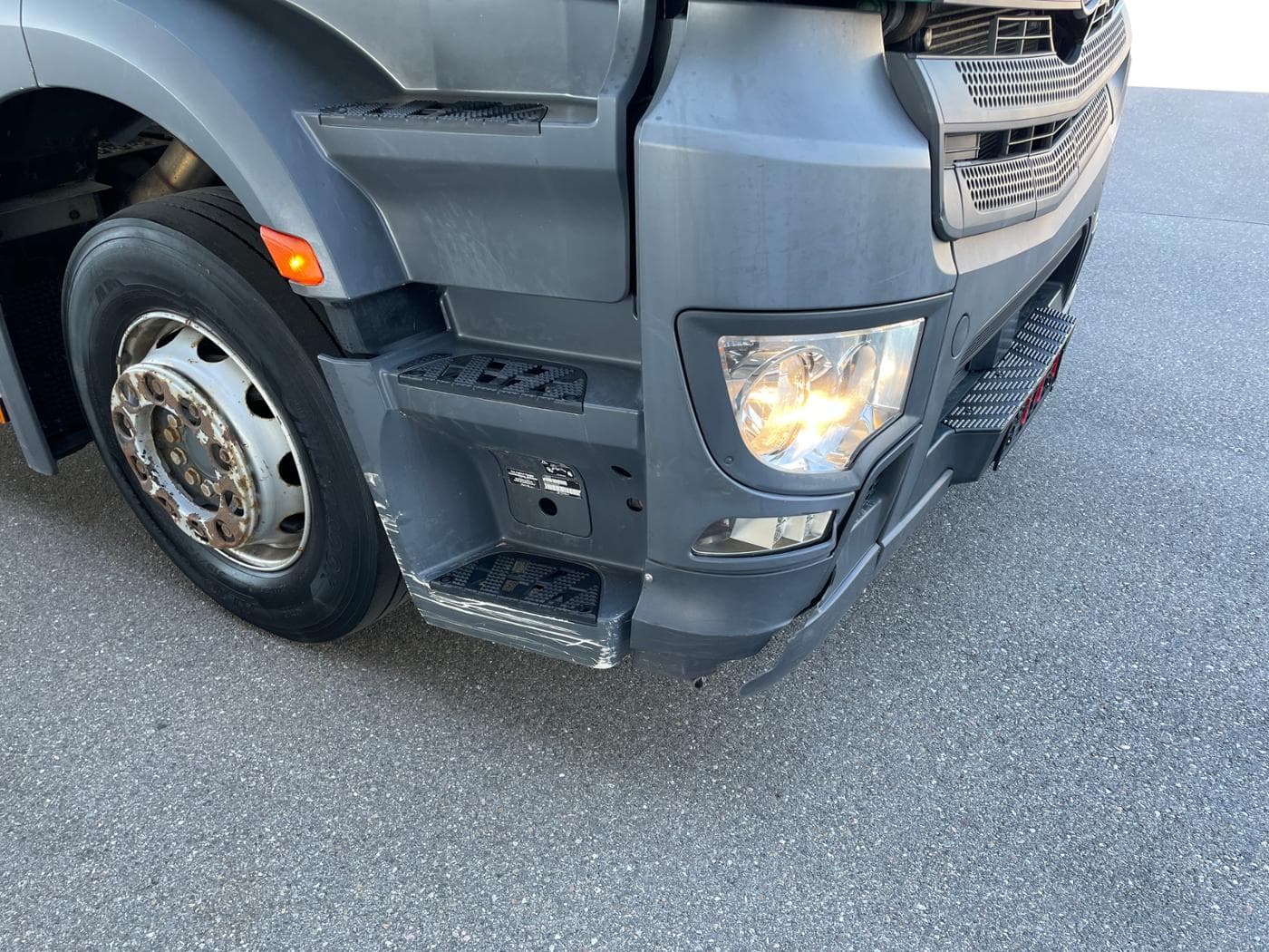 Mercedes-Benz Antos 2545 L 6X2 Bild 5