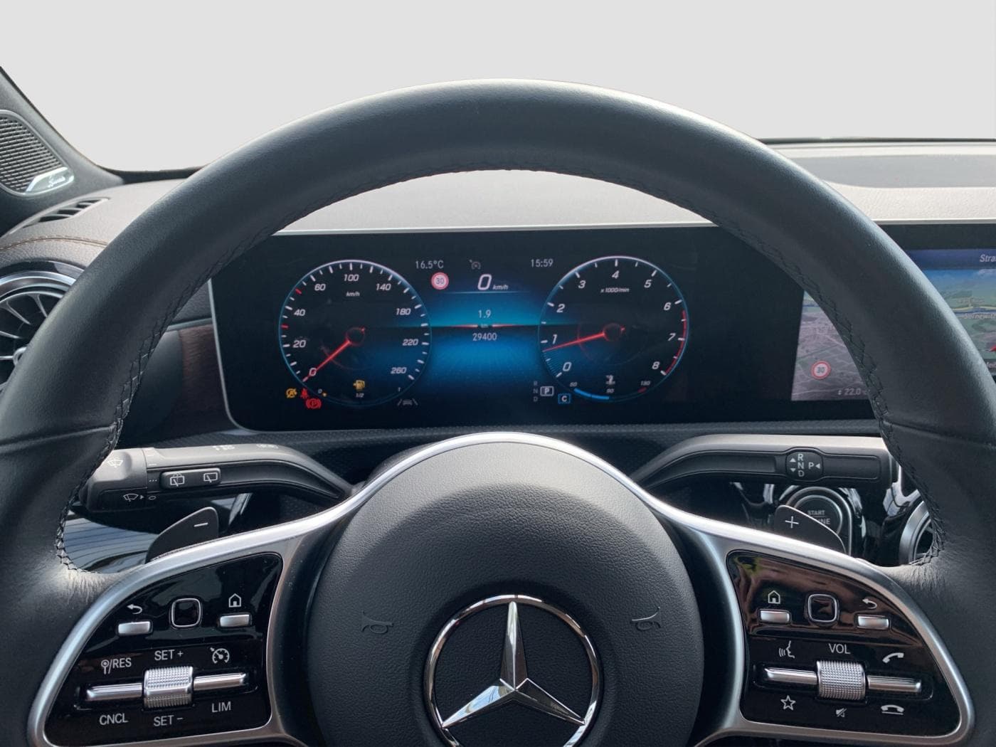 Mercedes-Benz CLA 180 SB Bild 11